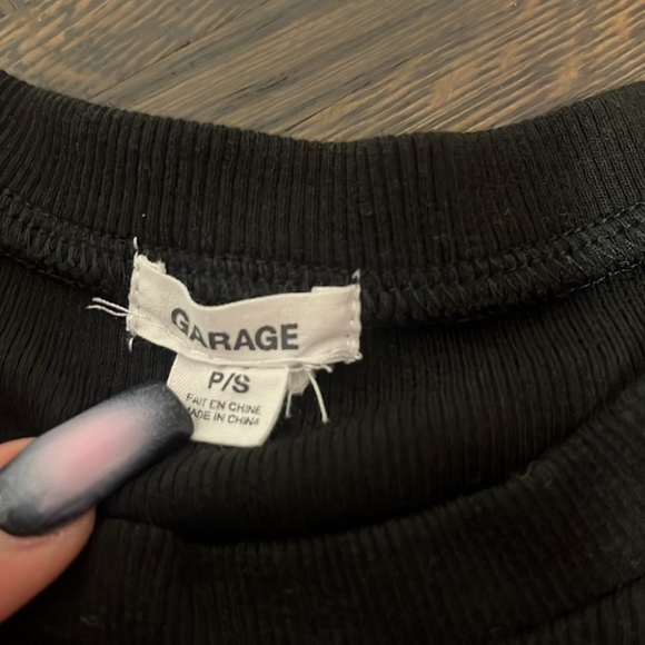 Black crop top with sparkles - Picture 3 of 3